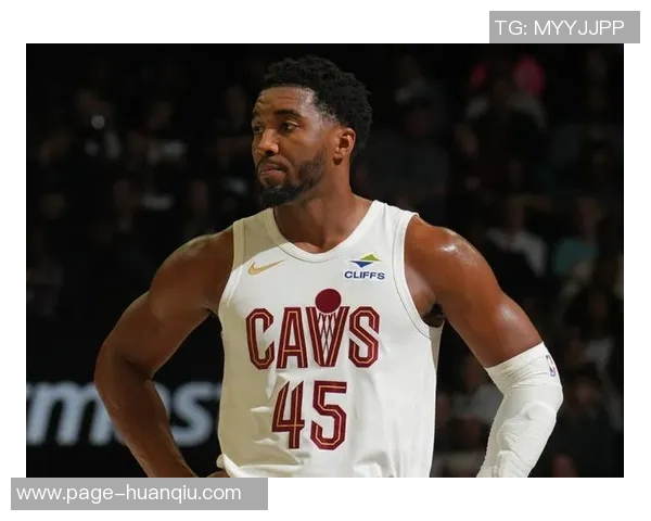 米切尔首节表现平平9分钟仅得5分3助后程发力成关键